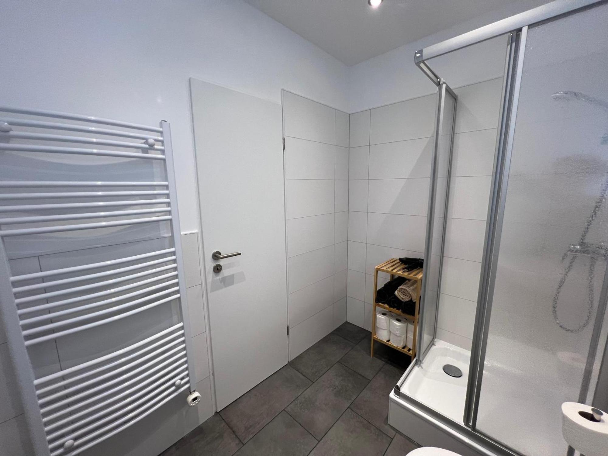 Gemuetliche 3-zimmer-wohnung Mit Panoramablick Und Kostenlosem Ueberdachten Parkplatz Appartement *