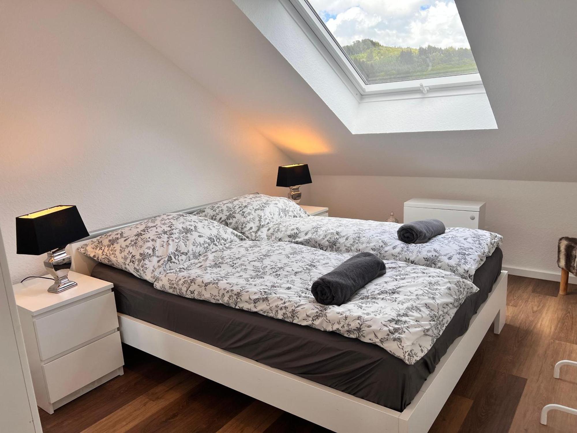 Appartement Gemuetliche 3-zimmer-wohnung Mit Panoramablick Und Kostenlosem Ueberdachten Parkplatz